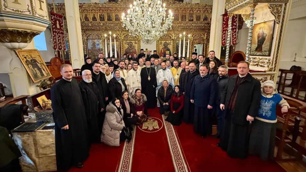 Episcopul Iustin și pelerinii din Maramureș au participat la Sf. Liturghie în biserica românilor din Constantinopol