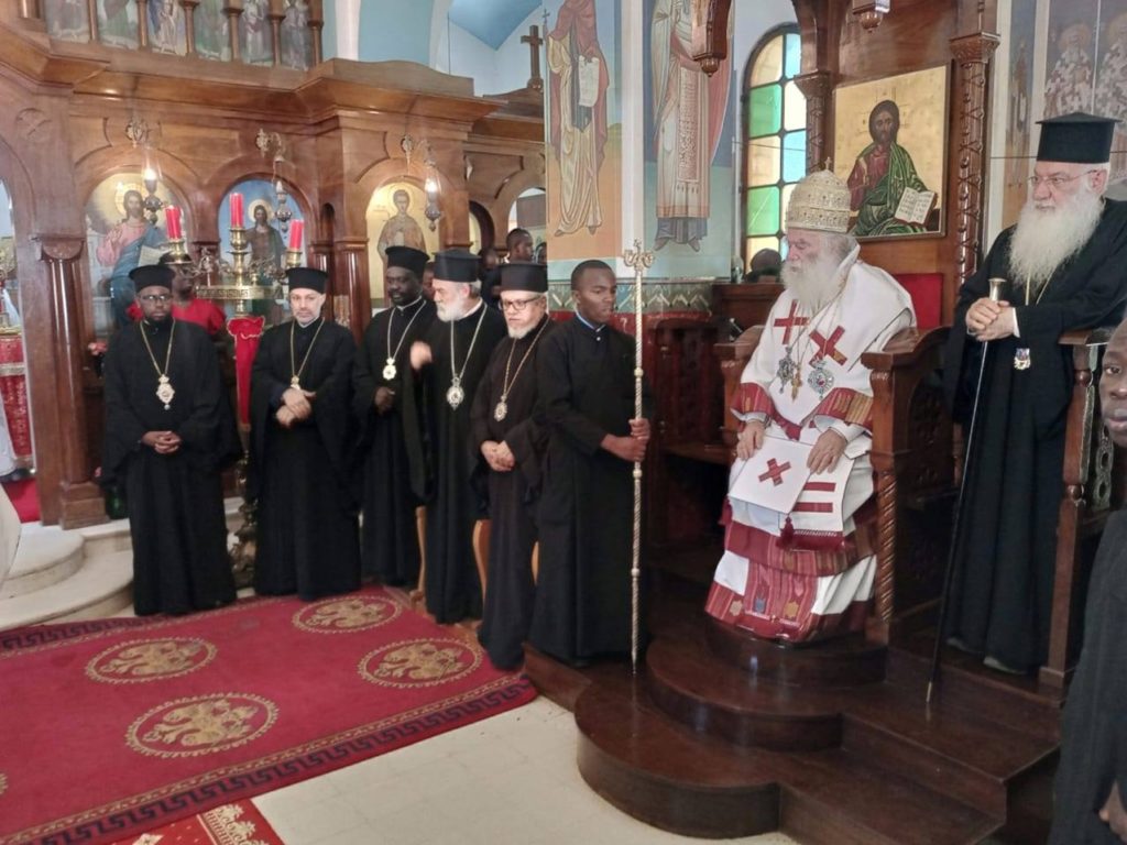 صور احتفال البابا ثيودروس بأحد الابن الضال في كينيا