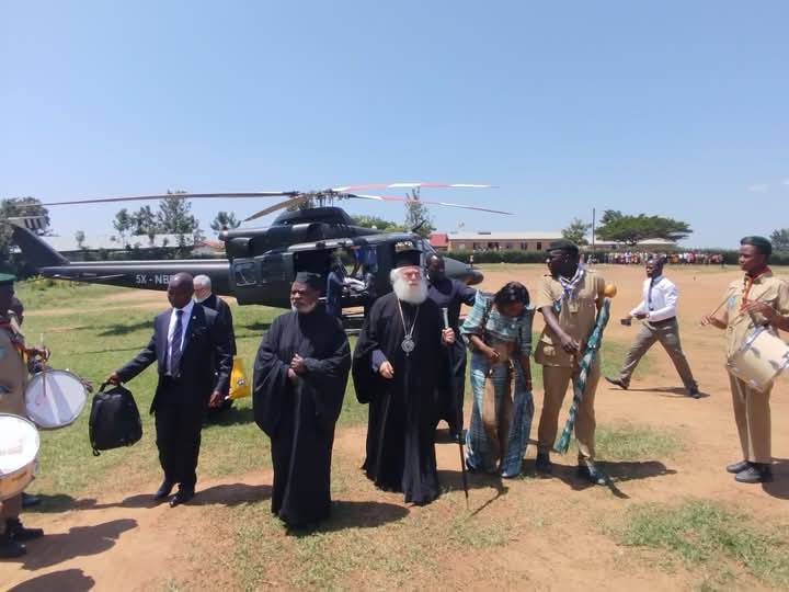 البابا ثيودروس في مطرانية كامبالا المقدسة