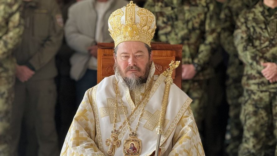 Епископ Доситеј служио у параклису у Гарди Војске Србије
