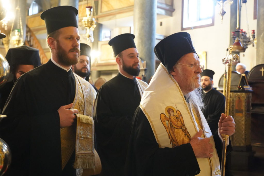 Ο Οικουμενικός Πατριάρχης προσευχήθηκε για την ανάπαυση των ψυχών των θυμάτων των Τεμπών