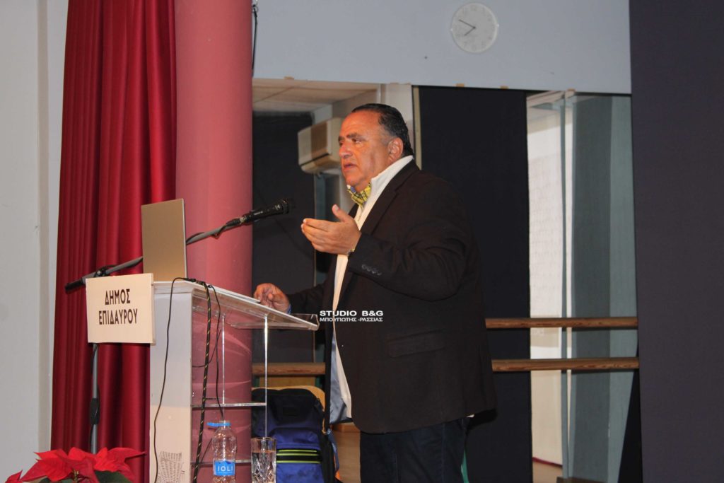 Ομιλία του Μανώλη Σφακιανάκη στην ενορία Αγίου Βασιλείου στο Λυγουριό Αργολίδας