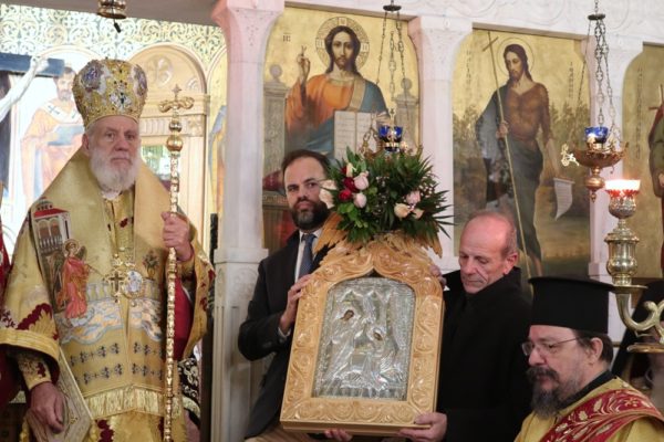 Ο Μητροπολίτης Σύρου συναντήθηκε στην Αθήνα με Τηνίους και Κείους, που εόρτασαν τους Προστάτες τους Αγίους