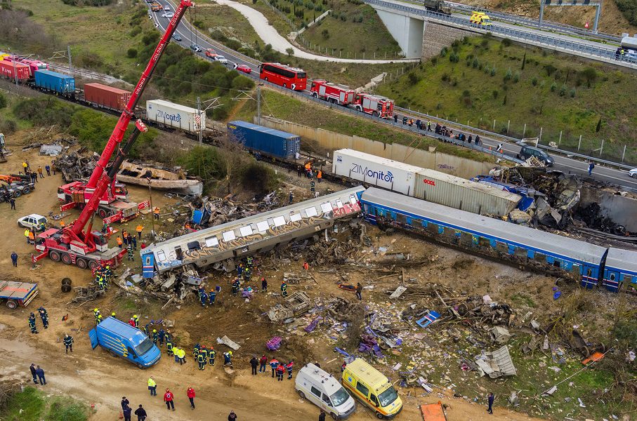 Τρισάγιο από τη Μητρόπολη Κορίνθου για τα θύματα των Τεμπών