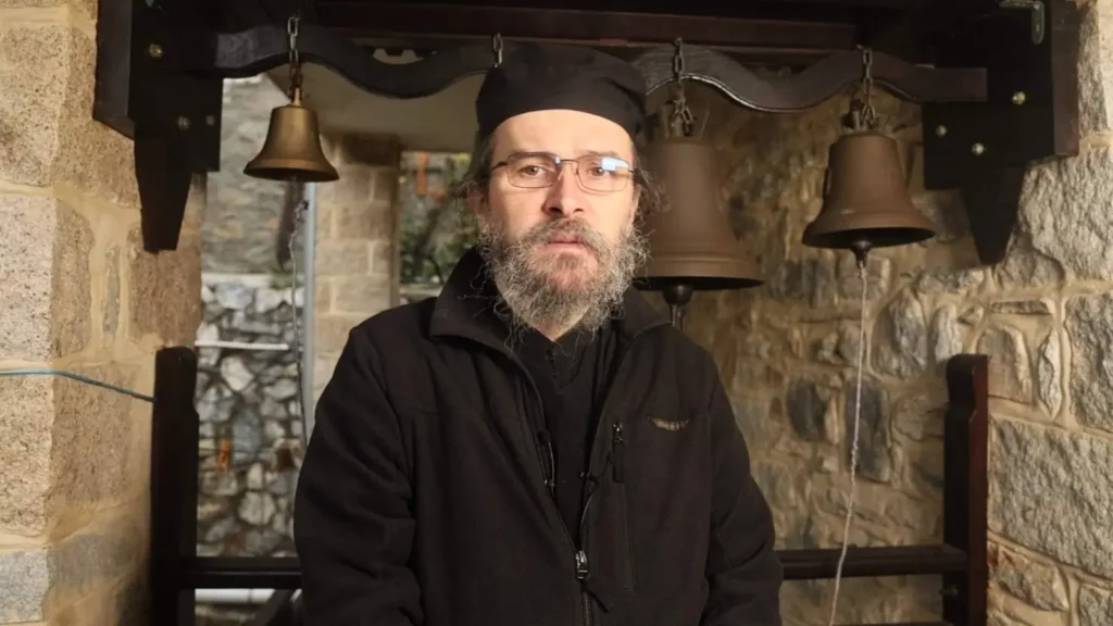 Părintele Teologos din M. Athos: Iubirea de sine este spartă prin durerea postului