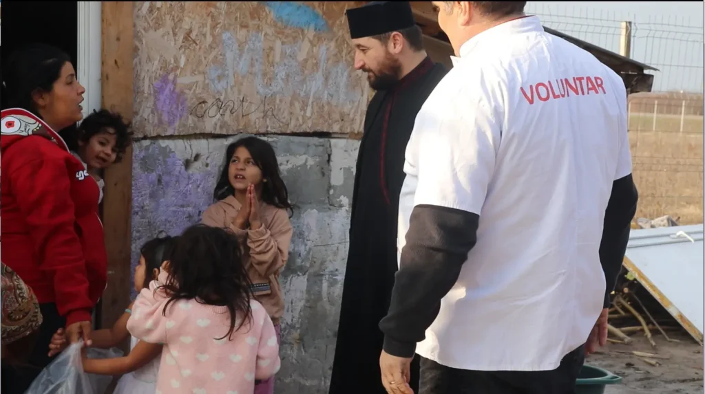 Voluntarii Paraclisului Catedralei Naționale au oferit sprijin pentru 30 de familii vulnerabile din județul Prahova