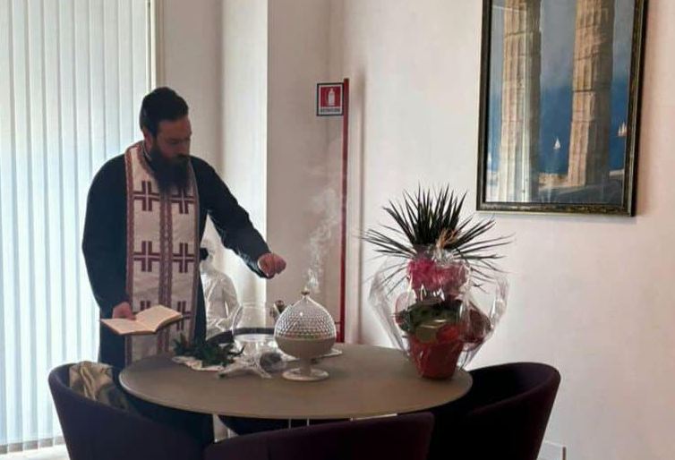 Αγιασμός στα νέα γραφεία του Ελληνικού Οργανισμού Τουρισμού στο Μιλάνο