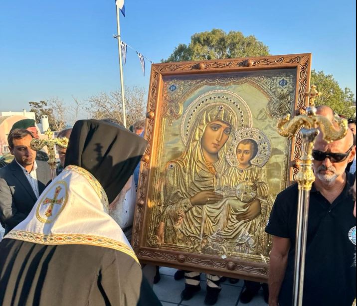 Ιερά Παράκληση και δέηση για την κατάπαυση των σεισμικών δονήσεων από τον Μητροπολίτη Θήρας 