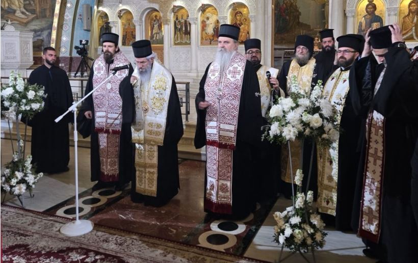 Испраћај блаженопочившег Архиепископа албанског