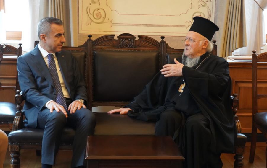 The Prefect of Pera visits the Phanar