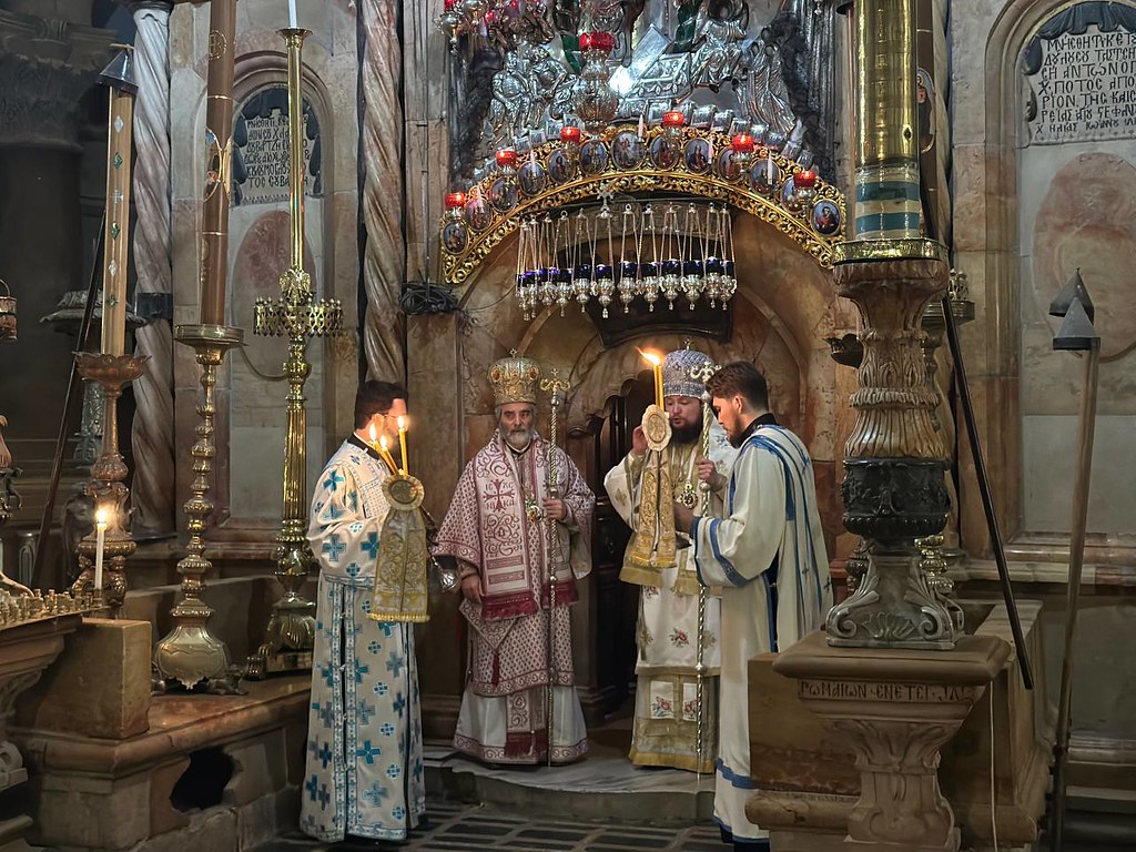 Епископ Истринский Серафим совершил Литургию на Гробе Господнем