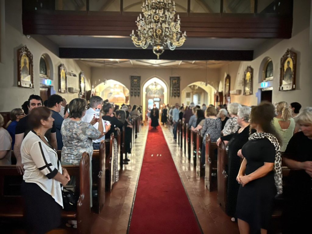 Επισκοπή Χώρας: Προηγιασμένη Θ. Λειτουργία υπό του Αγιορείτη π. Χριστοδούλου στην Παναγία «Άξιον Εστί»