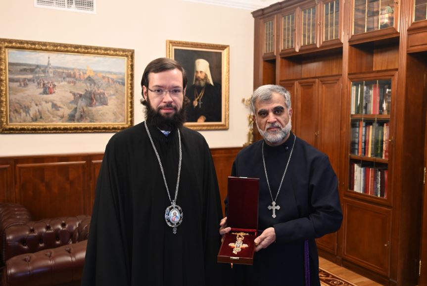 Митрополит Волоколамский Антоний встретился с представителем Ассирийской Церкви Востока в России