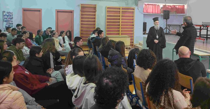 Μητροπολίτης Ιερόθεος: Επίσκεψη και συζήτηση με μαθητές Α΄ Λυκείου Ναυπάκτου