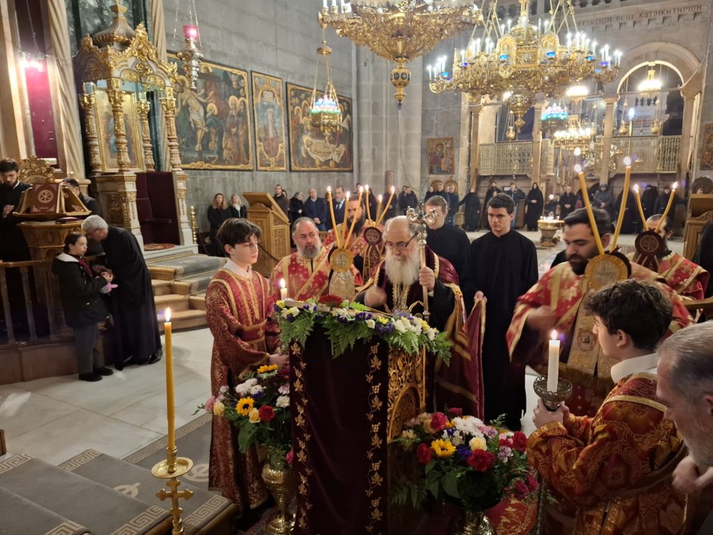 Η Α’ Στάση των Χαιρετισμών προς την Υπεραγία Θεοτόκο στον Πανίερο Ναό της Αναστάσεως