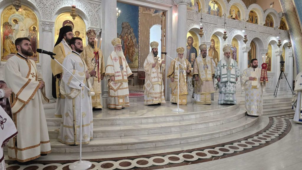 Συνοδική Θεία Λειτουργία στα Τίρανα πριν την εκλογή νέου Αρχιεπισκόπου (ΒΙΝΤΕΟ&ΦΩΤΟ)