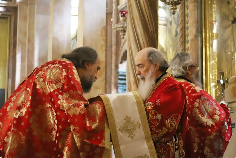 В Неделю Торжества Православия начальник Русской духовной миссии в Иерусалиме принял участие в Патриаршем богослужении в Храме Гроба Господня