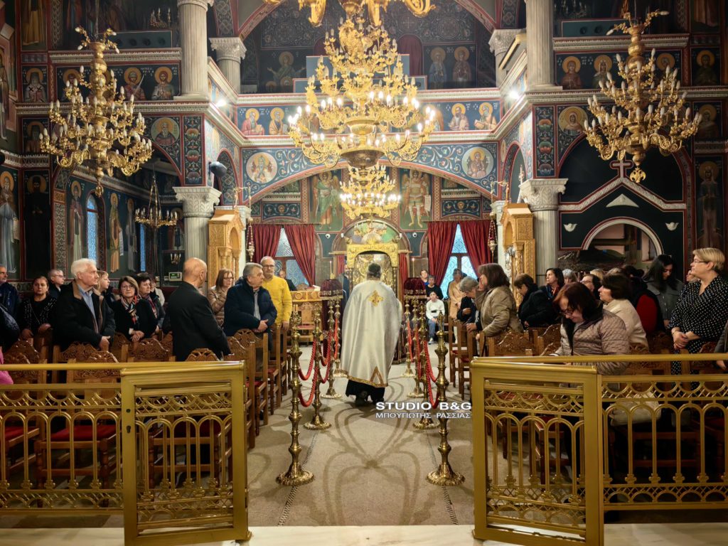 Οι πρώτοι Χαιρετισμοί στην Υπεραγία Θεοτόκο στην Ευαγγελίστρια Ναυπλίου