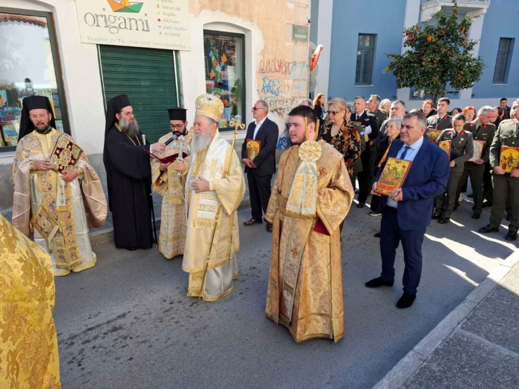 Λιτάνευση των ιερών εικόνων στην Χαλκίδα