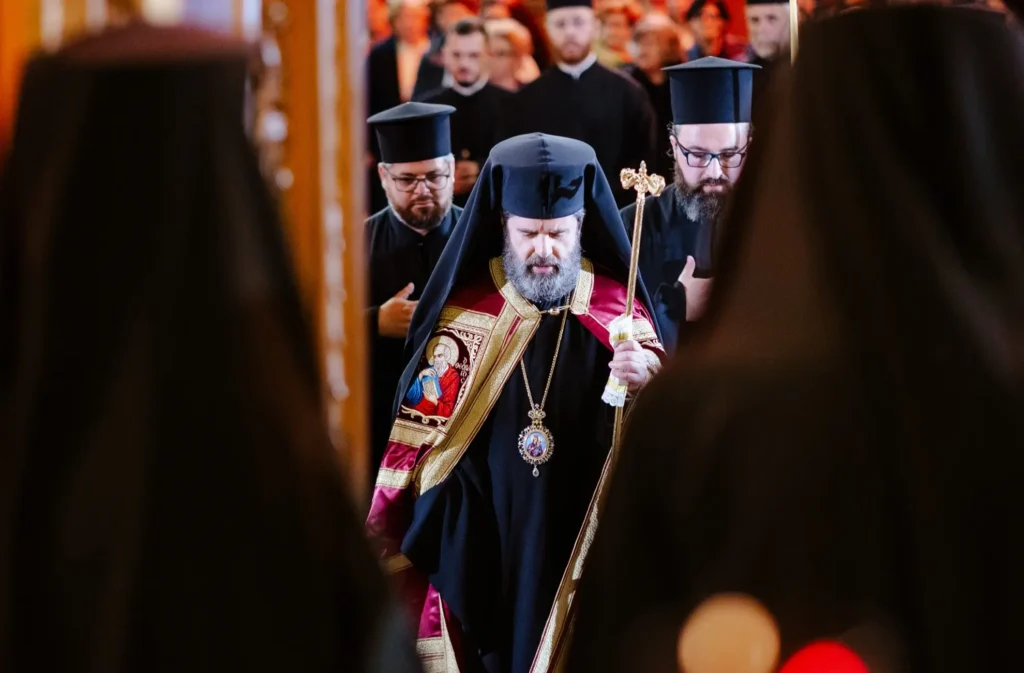 Sâmbătă va fi întronizat noul Arhiepiscop al Albaniei. Bisericile surori trimit delegații la eveniment