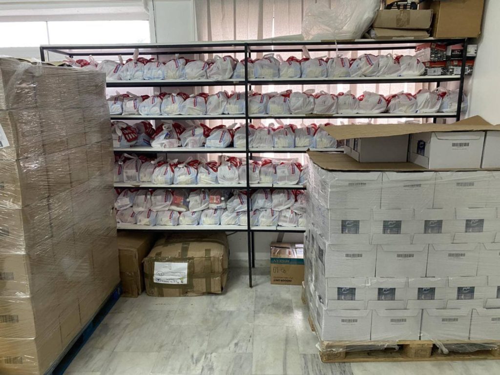 Παράδοση δεμάτων τροφίμων από το Γενικό Φιλόπτωχο Ταμείο της Ιεράς Μητροπόλεως Καστορίας