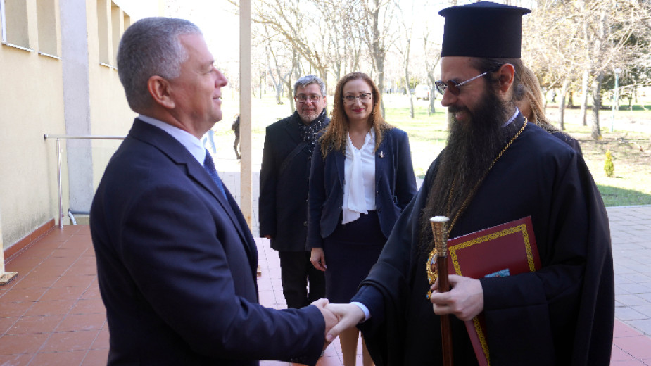 Сливенският митрополит Арсений обсъди подготовката на учители по религия в Бургаския държавен университет