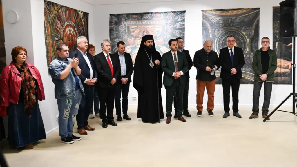 Doi pictori bisericești și-au expus lucrările la Deva: Expoziția este deschisă până la finalul lunii aprilie