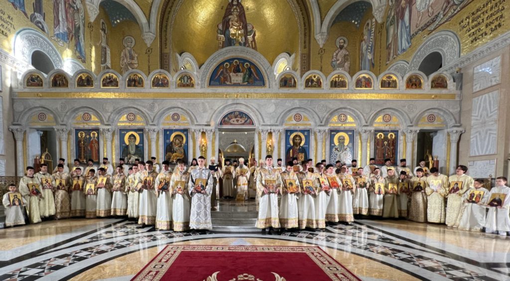 Патријарх Порфирије у Недељу Православља: Ако хоћемо да се зовемо децом Светога Саве – боримо се за мир!