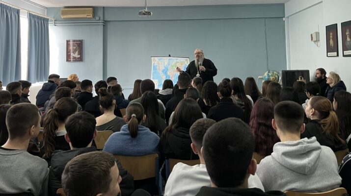 Ο Μητροπολίτης Ιερώνυμος σε ένα ενιαίο μάθημα γνώσης και σοφίας στο 13ο ΓΕΛ Λάρισας