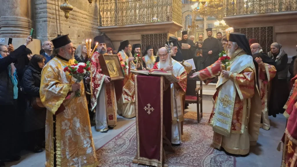 Ierusalim: Rugăciuni pentru pace și procesiune cu icoane în jurul Sfântului Mormânt