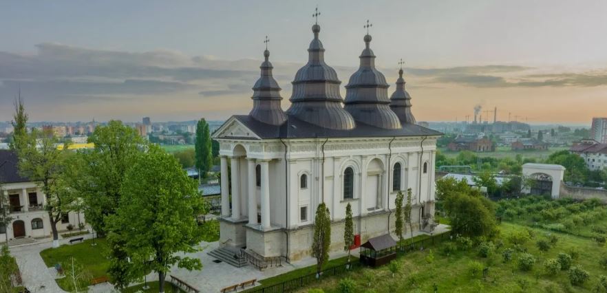 Pictura și mobilierul de epocă al Mănăstirii Frumoasa din Iași au fost restaurate