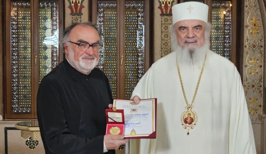 Pr. Prof. George Remete, distins cu Diploma și medalia Anului Centenar al Patriarhiei Române
