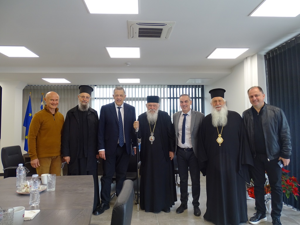 Κοινή επίσκεψη Αρχιεπισκόπου Ιερωνύμου και Υφυπουργού Υποδομών και Μεταφορών στη Βοιωτία