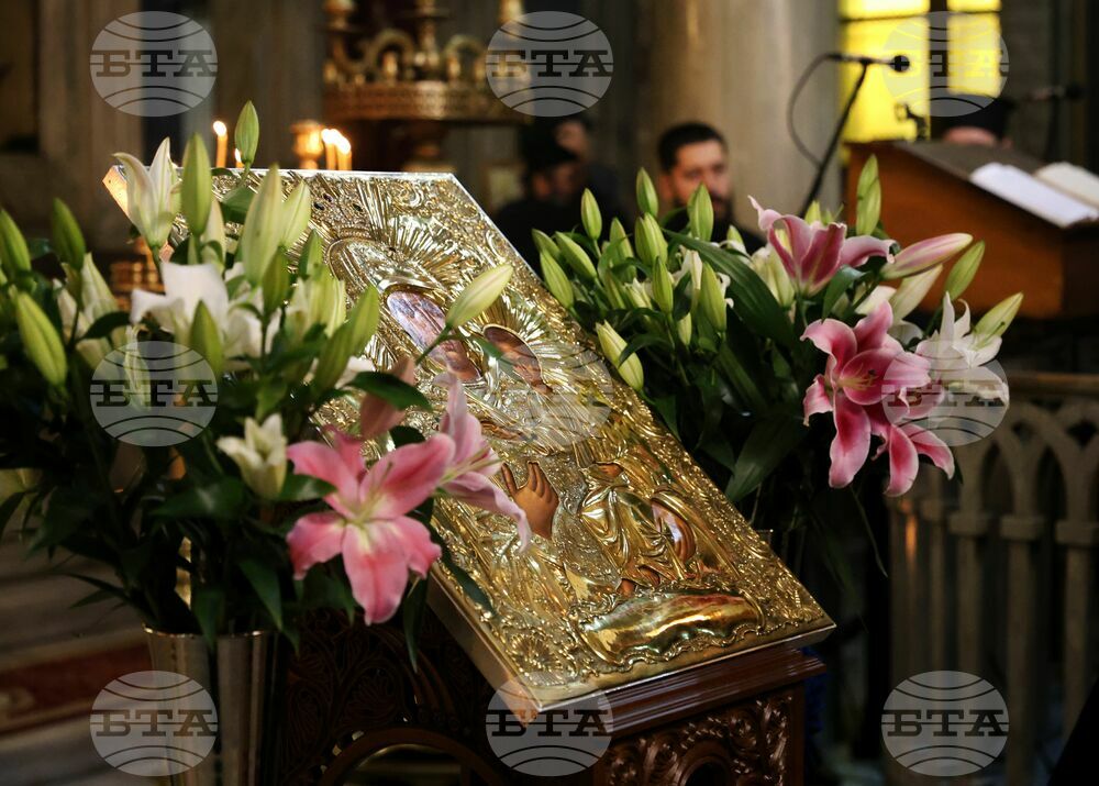 Бургаски ученици ще украсяват икони в църквата „Успение Богородично“ в навечерието на Цветница