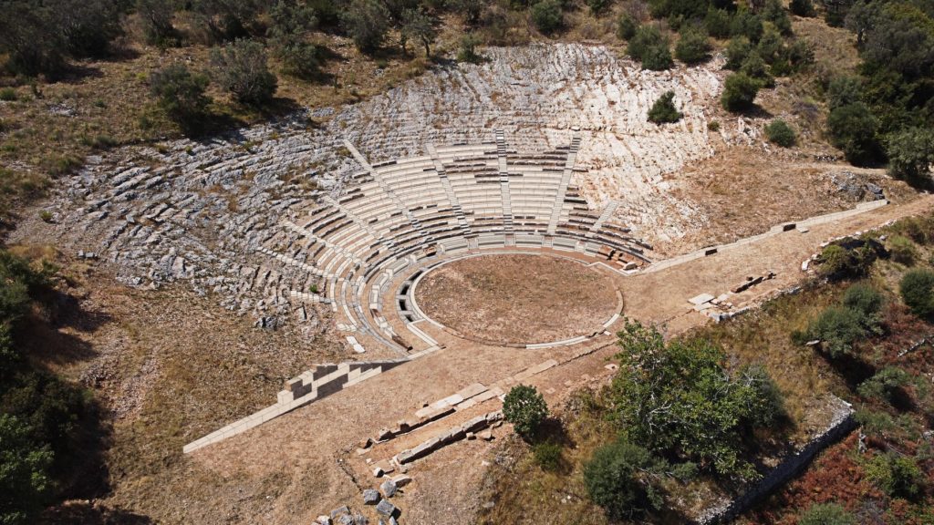 Ο εντοπισμός και η συστηματική ανασκαφή του αρχαίου θεάτρου της Λευκάδας