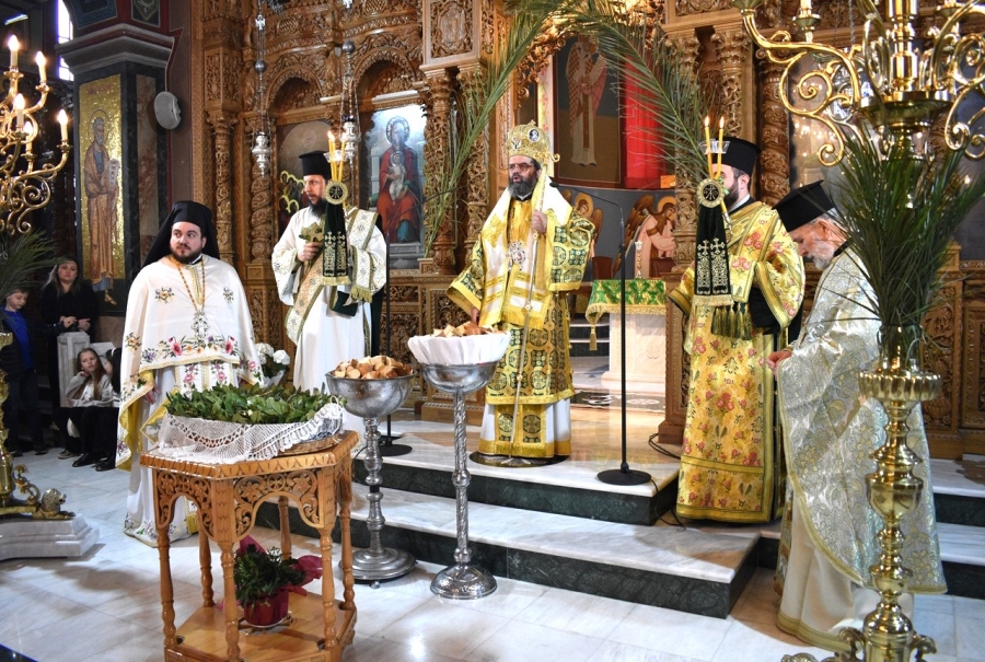 Η Κυριακή των Βαΐων στην Ιερά Μαρωνείας και Κομοτηνής