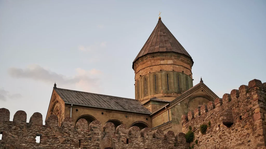 სვეტიცხოველში კვლავ წყალი ჩავიდა: რა ვითარებაა ტაძარში