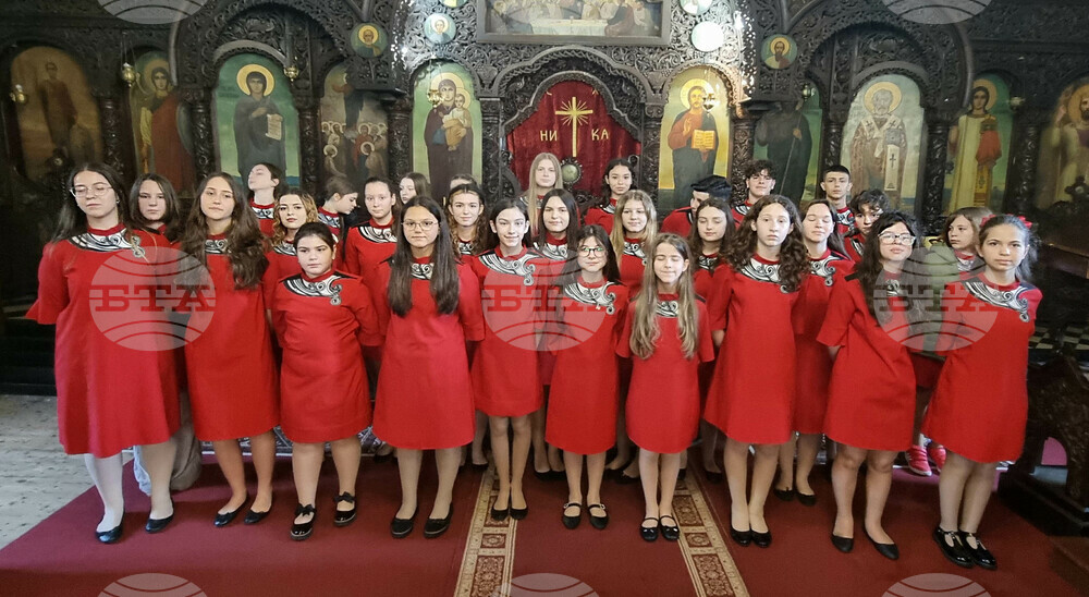 С концерт от песнопения в православния храм „Свето Възнесение Господне“ в Шумен бяха закрити хоровите празници в града