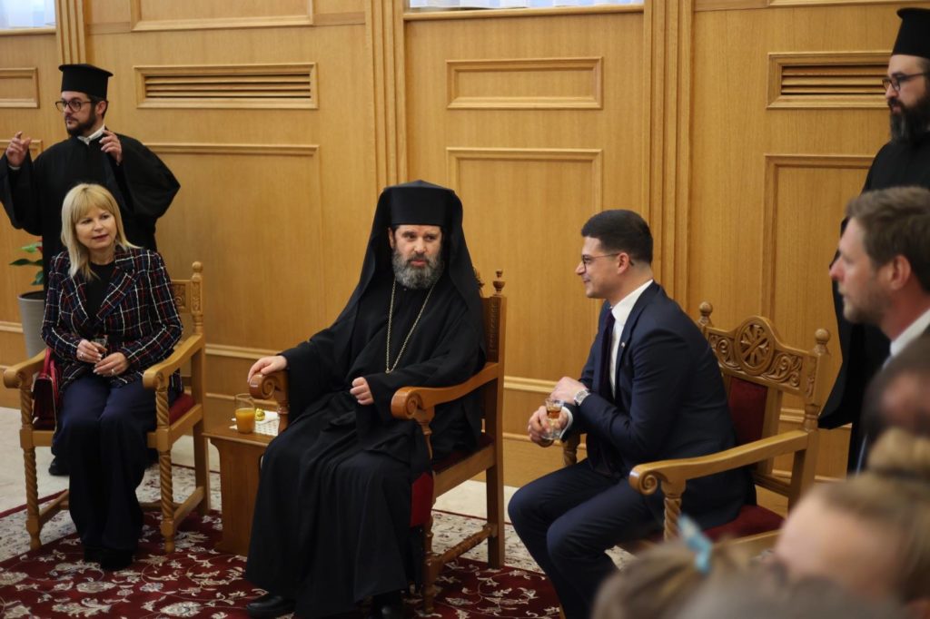 PRITJA ZYRTARE E PASHKËS