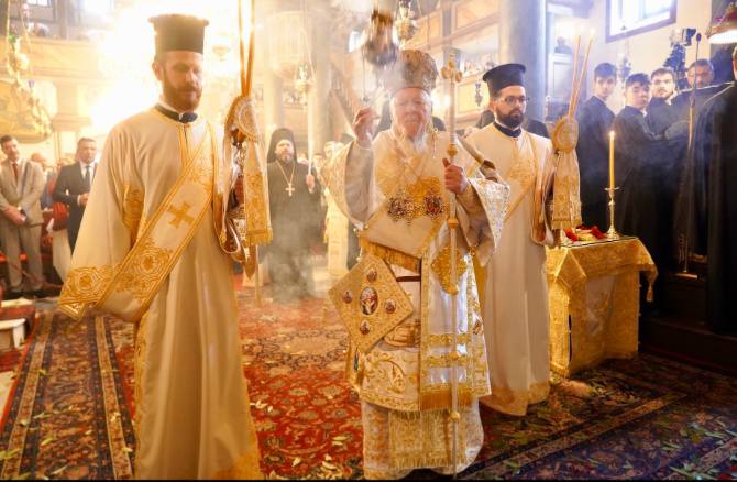 انجيل القيامة بلغات مختلفة