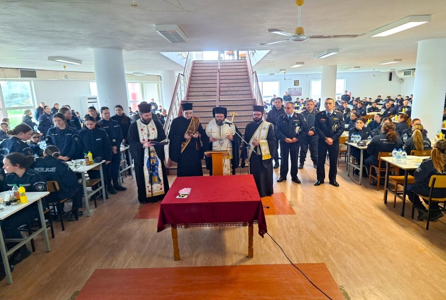 Ο Ακάθιστος Ύμνος στην 21η Τεθωρακισμένη Ταξιαρχία και στη Σχολή Δοκίμων Αστυφυλάκων Κομοτηνής