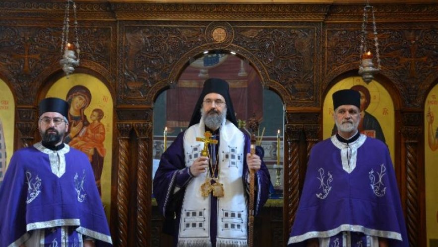 Епископ Тихон богослужио у Покровском храму на Звездари