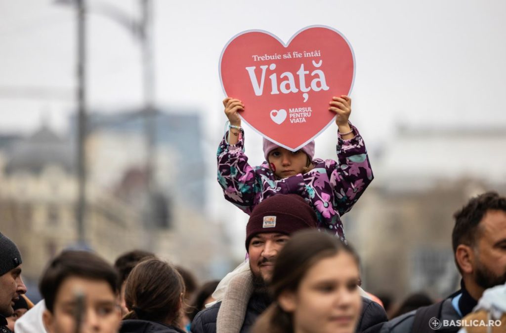 Ρουμανία: Χιλιάδες στην «Πορεία υπέρ της Ζωής» -Μητροπολίτης Μαραμούρες: Έκκληση για προσευχή ώστε οι νέοι να κάνουν παιδιά