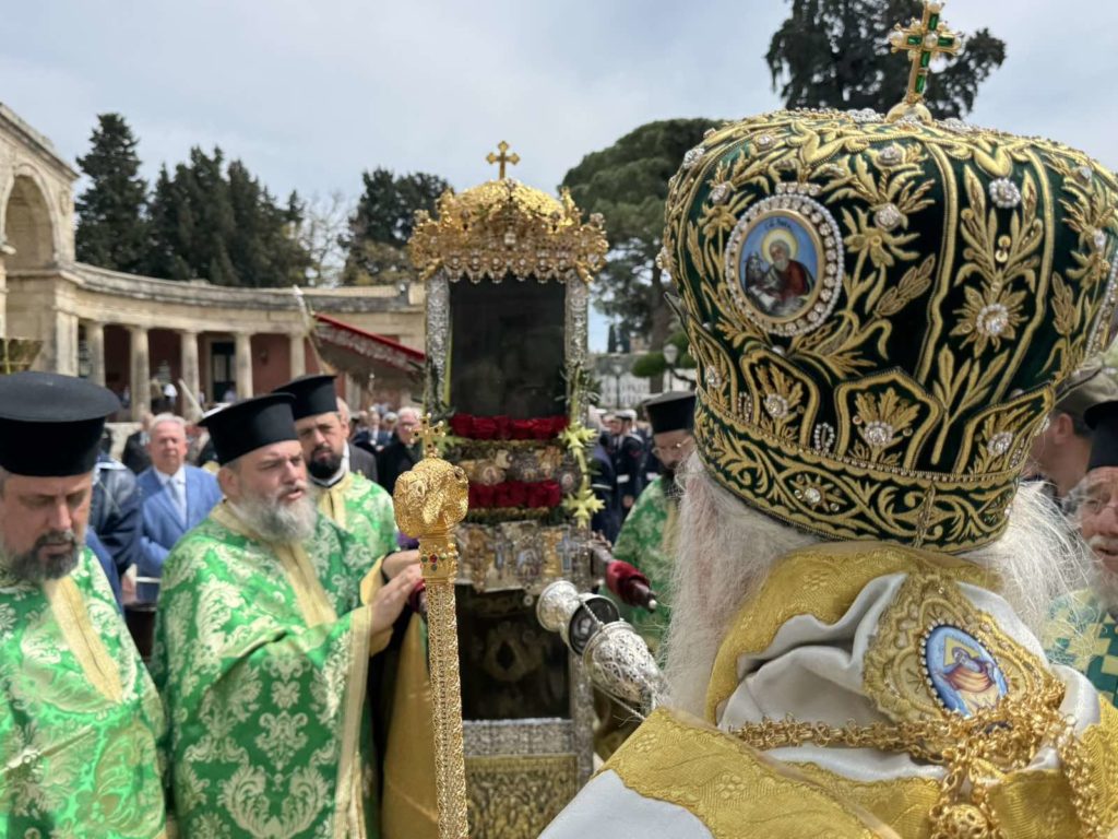 Eν θαλάσση λαού η λιτάνευση του Αγίου Σπυρίδωνα την Κυριακή των Βαΐων στην Κέρκυρα (ΦΩΤΟ&ΒΙΝΤΕΟ)