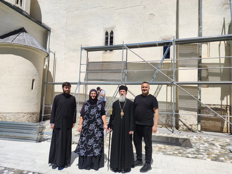 Митрополит Атанасије благословио почетак радова у манастиру Милешеви