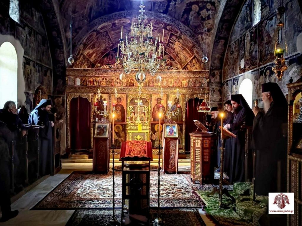 Σε κατανυκτικό κλίμα η ακολουθία του Μεγάλου Κανόνος στην Ι.Μ. Αγίων Αναργύρων Πάρνωνα