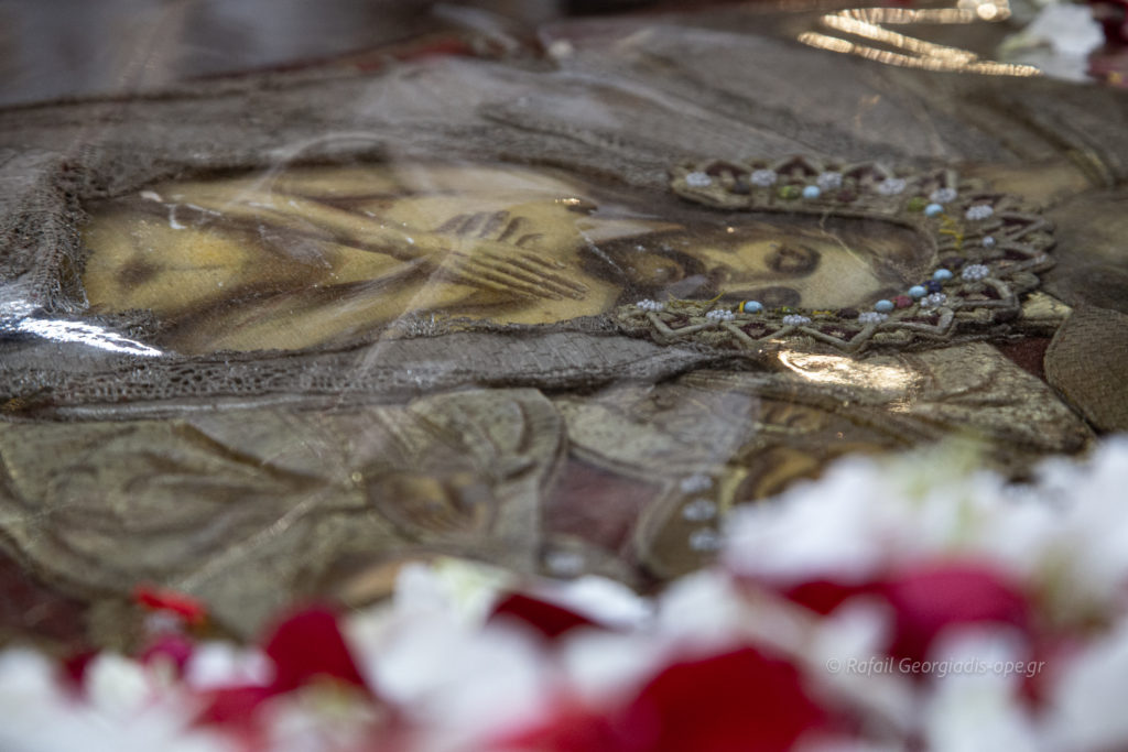 Η Μεγάλη Εβδομάδα στο Μετόχι Αγίων Θεοπατόρων Ιωακείμ και Άννας της Ι.Μ. Κουτλουμουσίου Αγίου Όρους Κάτω Περιστερά