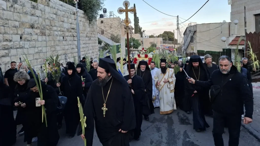Părinții de la Așezământul Românesc din Ierusalim au participat la pelerinajul de Florii, pe urmele Mântuitorului