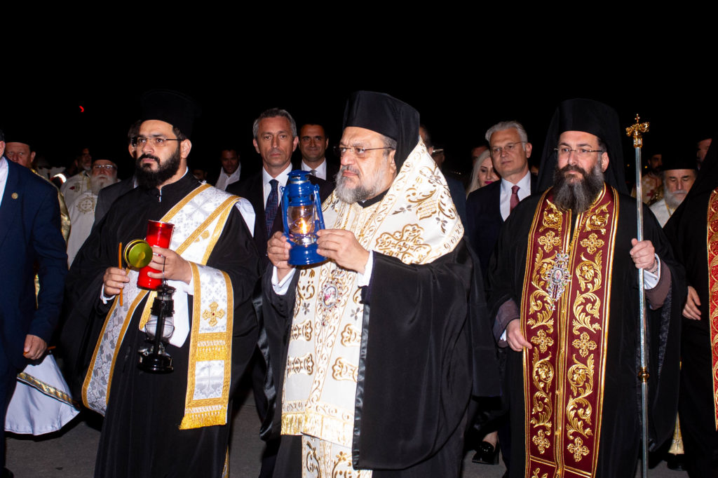 Ο Μητροπολίτης Μεσσηνίας υποδέχθηκε το Άγιον Φως