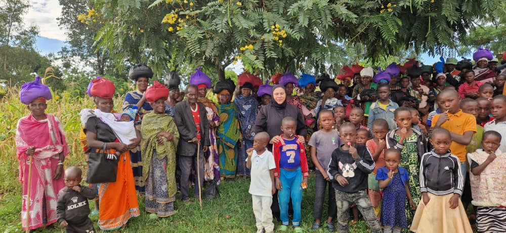 Προσφορά δεμάτων αγάπης στο χωριό Νιαμιχού από την Επισκοπή Αρούσας και Κεντρικής Τανζανίας